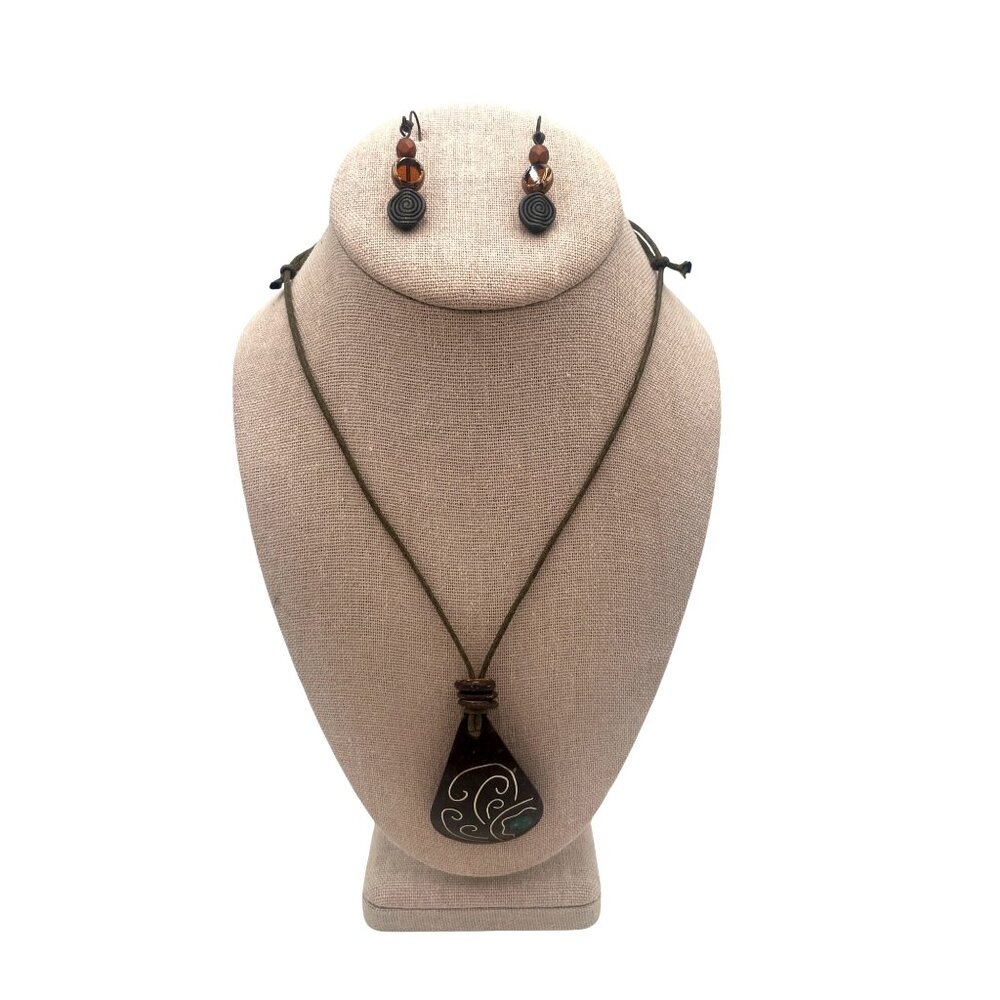 Brown Bead Earrings & Pendant Necklace Set With Swirl Design